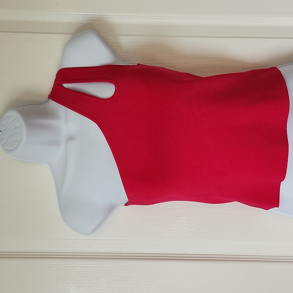 Express Body Contour Top - Picture 8 of 8